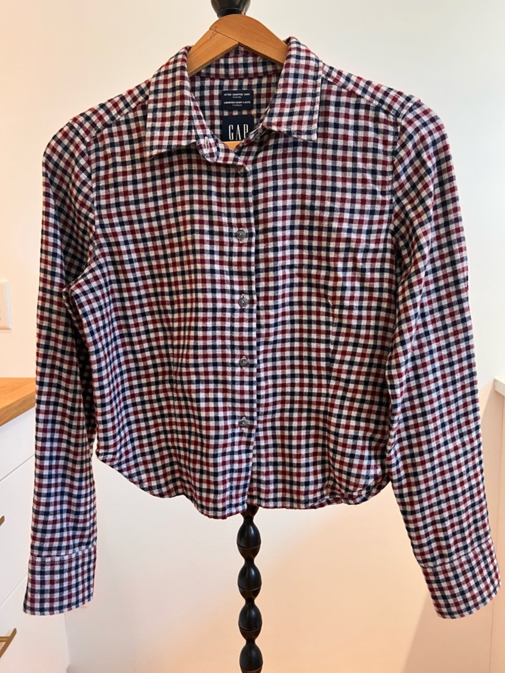GAP Fitted 100% Cotton Cropped Flannel Shirt in Burgundy, Navy & Cream